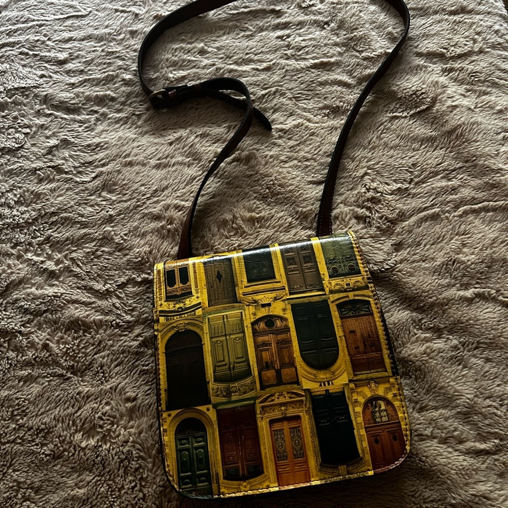 Patricia Nash. Stylish Door Print Crossbody Bag